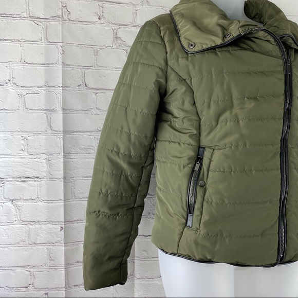 B Sweet olive green jacket size medium - Picture 4 of 11